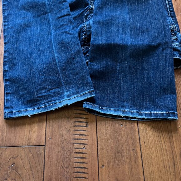 Silver Women's Jeans Suki Surplus 33x30 Bootcut Distressed Dark Wash Mid Rise - Picture 12 of 12